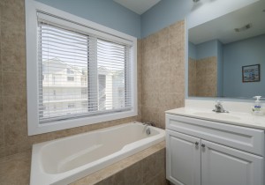 keylargo301-19-bath-2.jpg