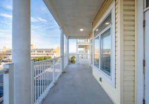 keylargo301-27-balcony.jpg