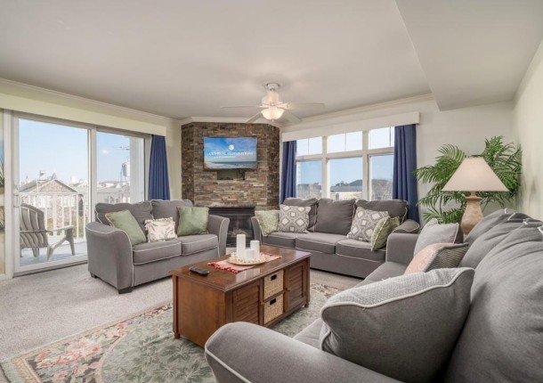 belmare201-16-living-area.jpg