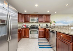 belmare201-19-kitchen.jpg