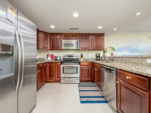 belmare201-19-kitchen.jpg