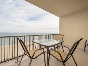 hpn-13h-10-balcony.jpg