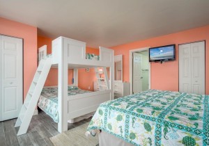 hpn-13h-17-primary-bedroom.jpg