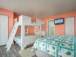 hpn-13h-17-primary-bedroom.jpg