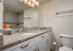 hpn-13h-23-bath-2.jpg