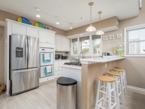ashorething8a-32-kitchen.jpg