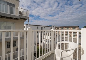 ashorething8a-4-balcony.jpg