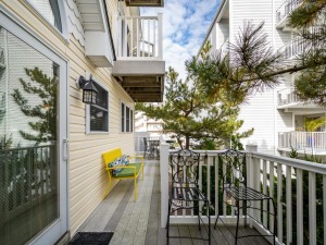 ashorething8a-42-balcony.jpg