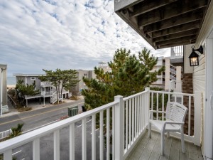 ashorething8a-7-balcony.jpg