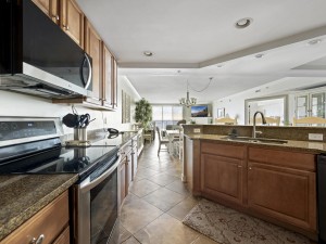 oceansmist302-11-kitchen.jpg