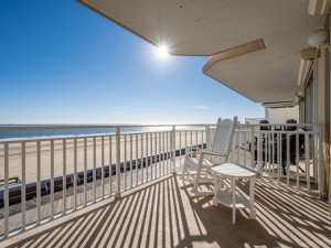 oceansmist302-2-balcony.jpg