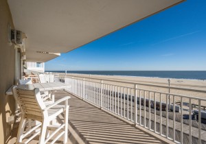 oceansmist302-4-balcony.jpg