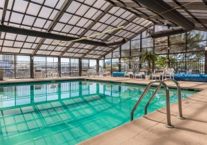 englishtowers406-11n-pool.jpg