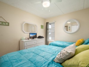 englishtowers803-19-bedroom-3.jpg