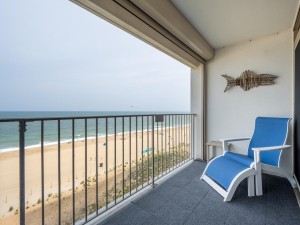 englishtowers803-3-balcony.jpg