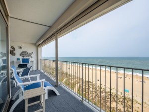 englishtowers803-4-balcony.jpg