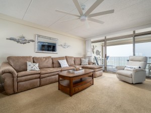 englishtowers803-7-living-area.jpg