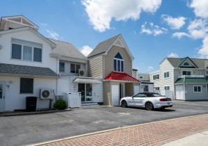 bayshore18-1-exterior.jpg
