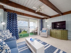 bayshore18-15-living-area.jpg