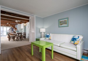 bayshore18-18-den.jpg