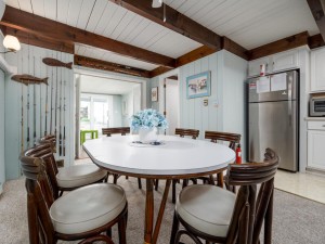 bayshore18-20-dining-area.jpg