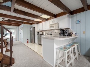 bayshore18-21-kitchen.jpg