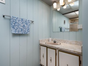 bayshore18-25-bath.jpg