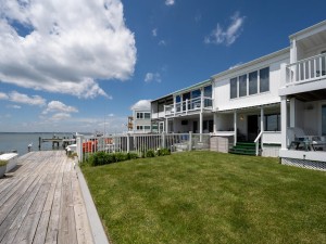 bayshore18-7-exterior-rear.jpg