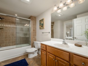 oceansmist301-18-bath-2.jpg