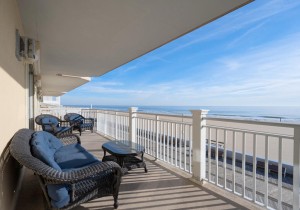 oceansmist301-2-balcony.jpg