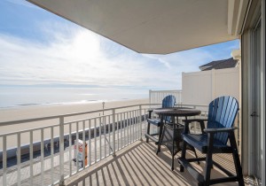 oceansmist301-6-balcony.jpg
