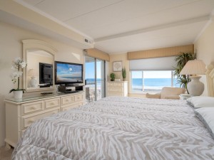 oceanone205-15-primary-bedroom.jpg