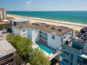 oceanonecr-2-pool.jpg