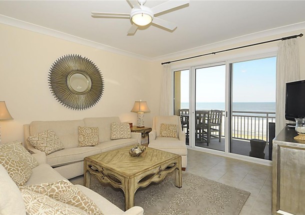 3030407-006-living-area.jpg
