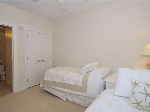 3030407-019-bedroom-3-owner.jpg