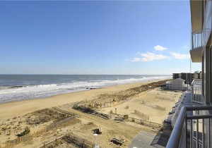 3030407-025-view-south-owner.jpg