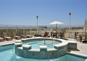 3030407-032-outdoor-pool-owner.jpg