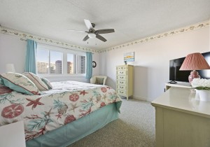 capri802-19-primary-bedroom.jpg