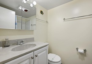 capri802-23-bath-2.jpg