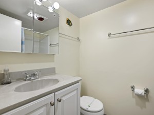capri802-23-bath-2.jpg