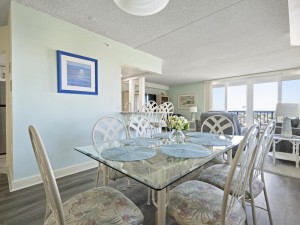 capri802-8-dining-area.jpg