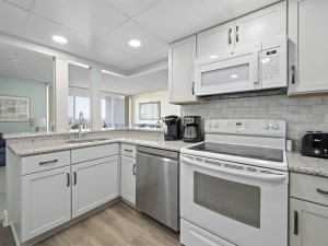 capri802-9-kitchen.jpg
