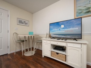 chateaux84-10-living-area.jpg