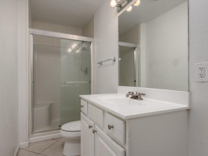 chateaux84-12-bath.jpg