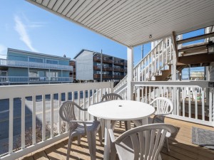 chateaux84-4-deck.jpg
