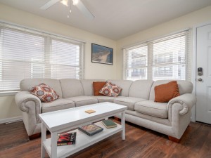 chateaux84-6-living-area.jpg