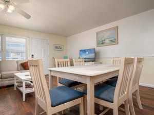 chateaux84-9-dining-area.jpg