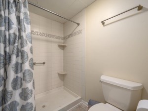 rh116-17-bath-1.jpg