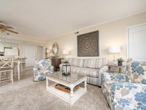 rh116-9-living-area.jpg