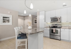 gateway-grand-1007-17-kitchen.jpg